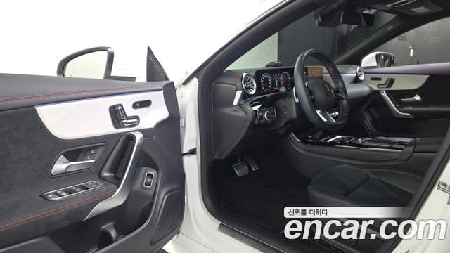 Mercedes-Benz CLA-Class 2024 — Фото 10/20