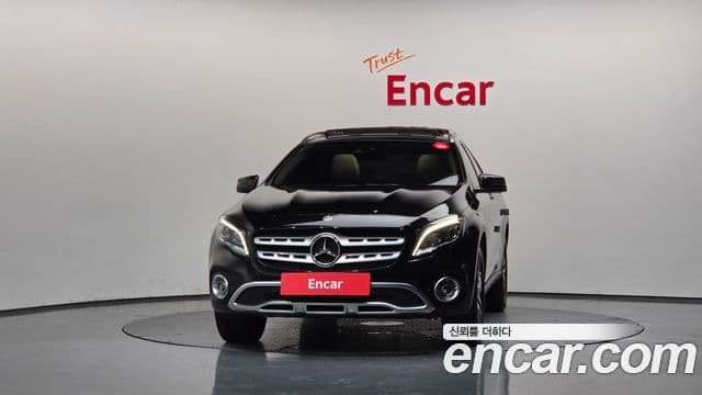 Mercedes-Benz GLA-Class 2019 — Şəkil 2/20