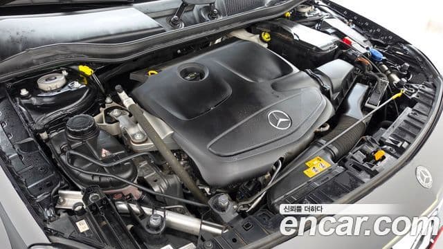 Mercedes-Benz GLA-Class 2019 — Şəkil 5/20