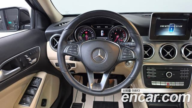Mercedes-Benz GLA-Class 2019 — фото 12 из 20