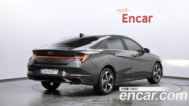 Hyundai Avante 2021 — Фото 1/20