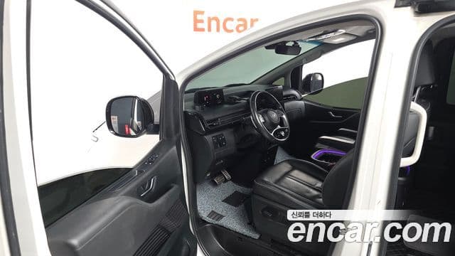 Hyundai Staria 2022 — Фото 10/20