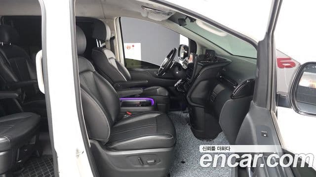 Hyundai Staria 2022 — Фото 11/20