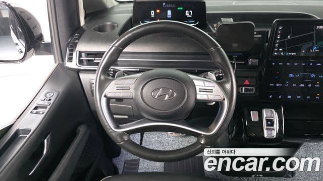 Hyundai Staria 2022 — Фото 13/20