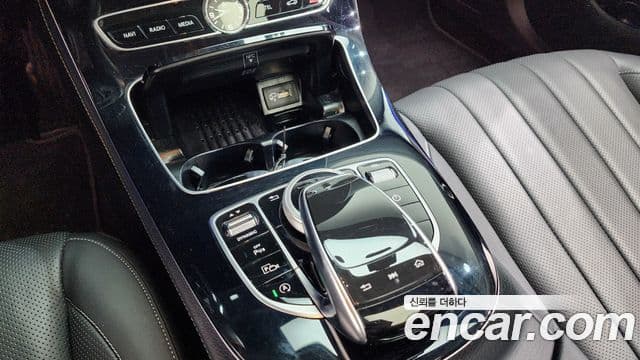 Mercedes-Benz E-Class 2019 — Şəkil 8/20