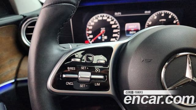 Mercedes-Benz E-Class 2019 — Şəkil 16/20