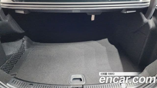Mercedes-Benz E-Class 2019 — Şəkil 19/20