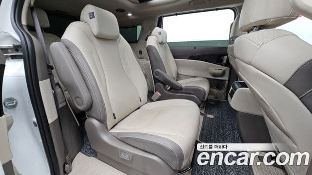 Kia Carnival 2024 — Şəkil 11/20