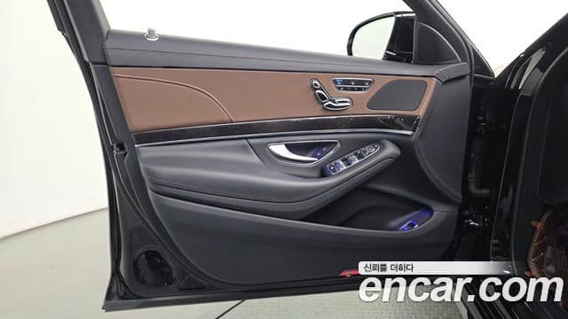 Mercedes-Benz S-Class 2020 — Photo 6/30