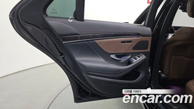 Mercedes-Benz S-Class 2020 — Photo 17/30