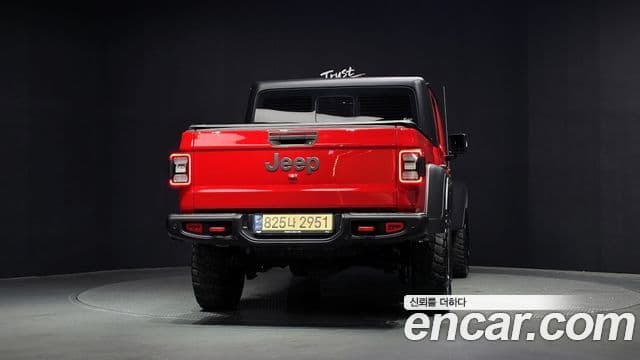 Jeep Gladiator 2022 — ფოტო 4/20