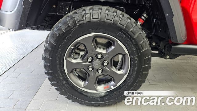 Jeep Gladiator 2022 — ფოტო 5/20