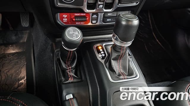 Jeep Gladiator 2022 — ფოტო 9/20