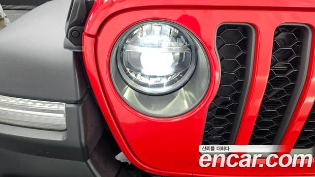 Jeep Gladiator 2022 — ფოტო 23/33