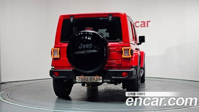 Jeep Wrangler 2019 — ფოტო 4/20