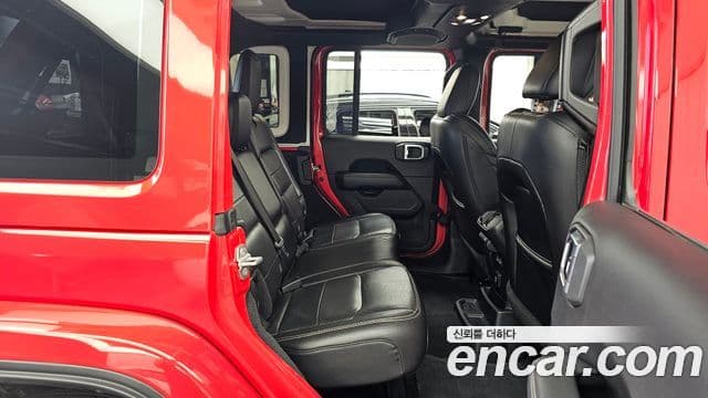 Jeep Wrangler 2019 — ფოტო 12/20