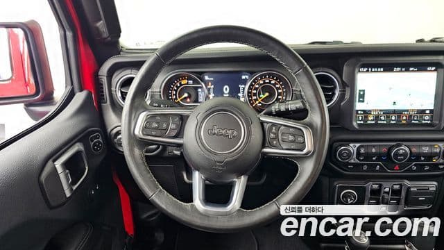 Jeep Wrangler 2019 — ფოტო 13/20