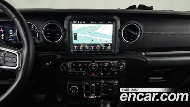 Jeep Wrangler 2019 — ფოტო 14/20