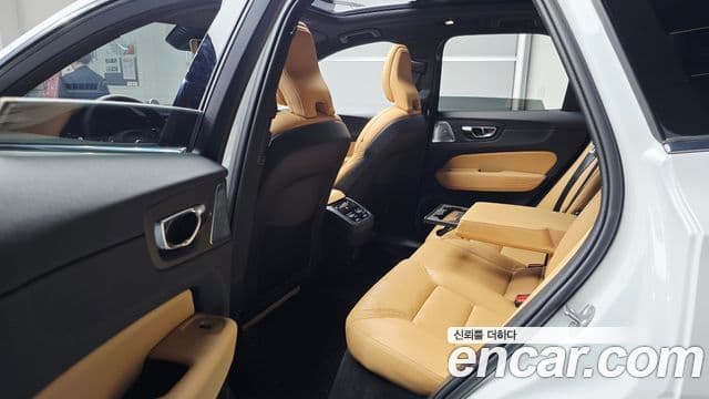 Volvo XC60 2024 — Şəkil 11/20