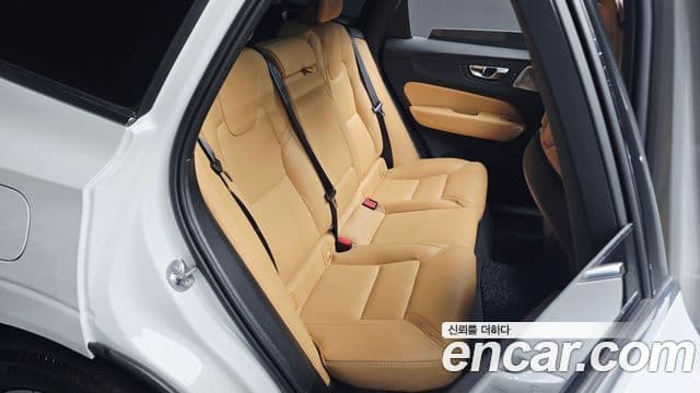 Volvo XC60 2024 — Şəkil 12/20
