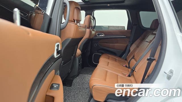 Jeep Grand Cherokee 2021 — Şəkil 12/20