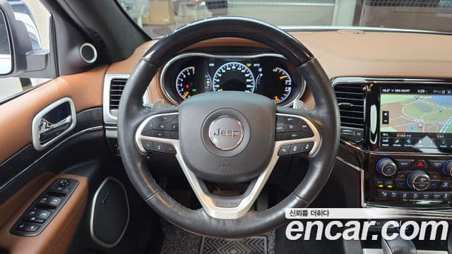 Jeep Grand Cherokee 2021 — Şəkil 13/20