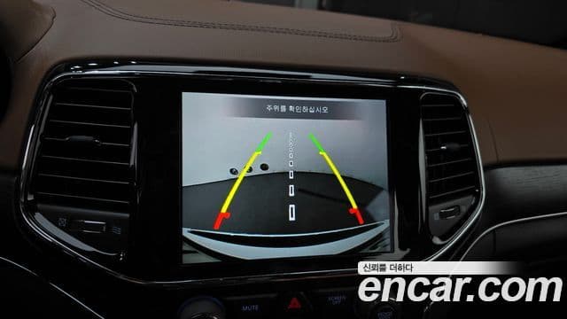 Jeep Grand Cherokee 2021 — Şəkil 14/20