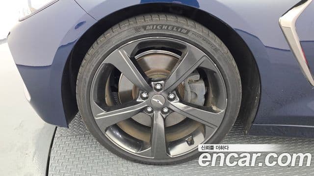 Genesis G70 2019 — Photo 16/32