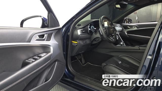 Genesis G70 2019 — Photo 9/32