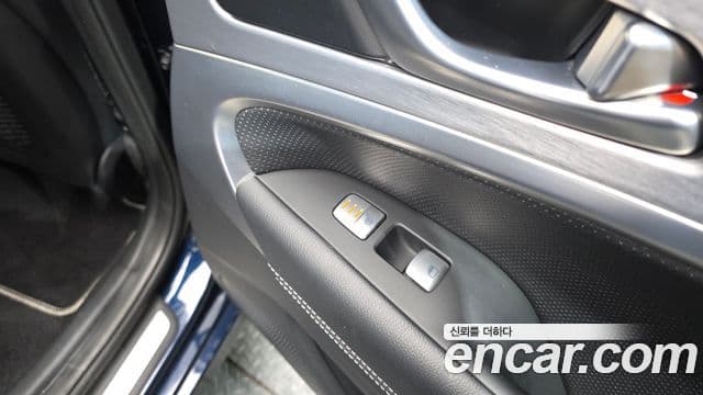 Genesis G70 2019 — Photo 27/32