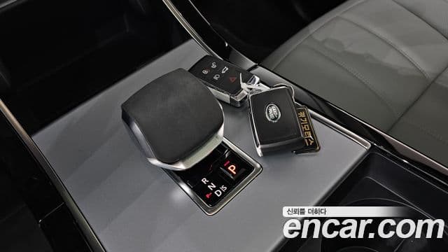 Land Rover Range Rover Evoque 2025 — Фото 8/20