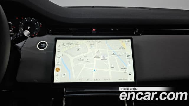 Land Rover Range Rover Evoque 2025 — Фото 13/20