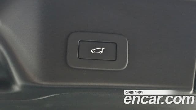 Land Rover Range Rover Evoque 2025 — Фото 18/20