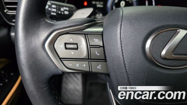 Lexus NX350h 2023 — Photo 16/37