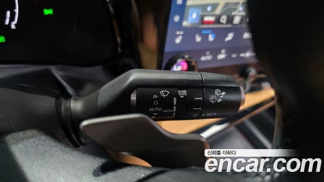Lexus NX350h 2023 — Photo 17/37
