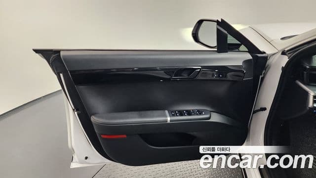 Hyundai Grandeur Hybrid 2023 — Photo 19/36