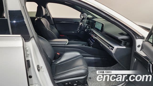 Hyundai Grandeur Hybrid 2023 — Photo 16/36