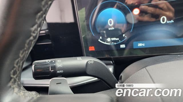 Hyundai Grandeur Hybrid 2023 — Photo 13/36