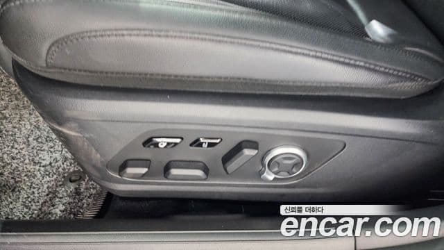 Hyundai Grandeur Hybrid 2023 — Photo 23/36