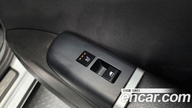 Hyundai Grandeur Hybrid 2023 — Photo 32/36