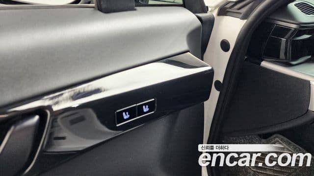 Hyundai Grandeur Hybrid 2023 — Photo 14/36