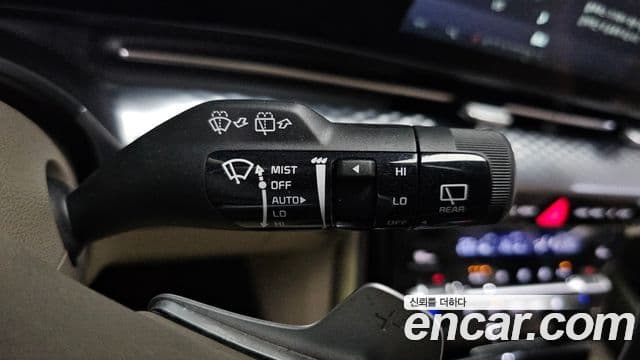 Kia Carnival 2023 — Şəkil 17/20