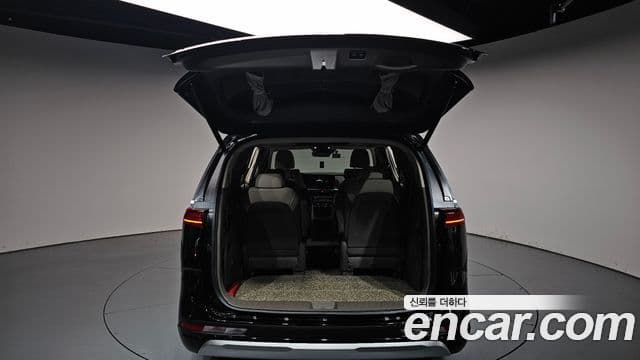 Kia Carnival 2023 — фото 20 из 20