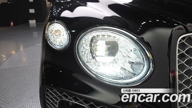 Bentley Bentayga 2023 — Photo 12/35