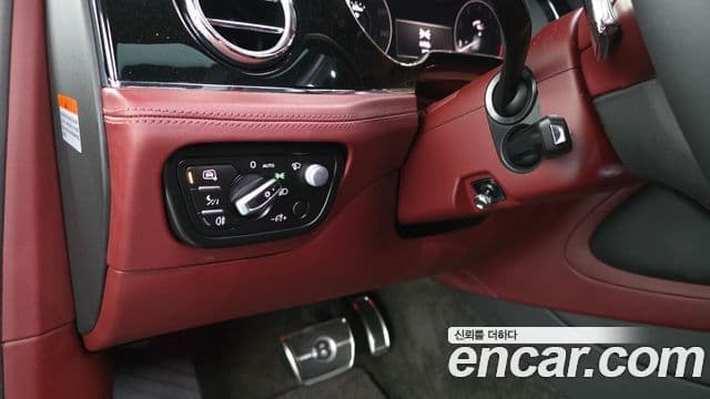 Bentley Bentayga 2023 — Photo 13/35