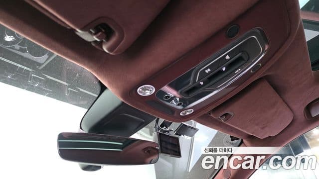 Bentley Bentayga 2023 — Photo 6/35