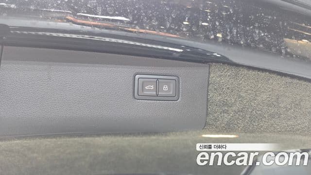 Bentley Bentayga 2023 — Photo 29/35