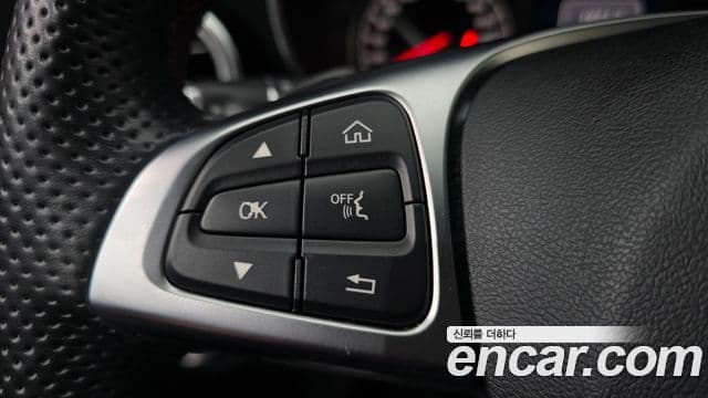 Mercedes-Benz C-Class 2018 — Şəkil 19/20