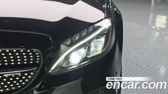 Mercedes-Benz C-Class 2018 — Şəkil 35/35