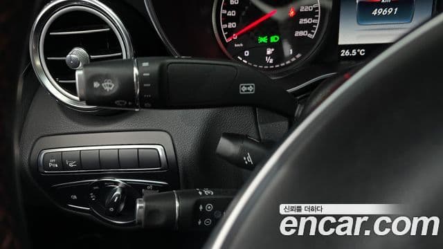 Mercedes-Benz C-Class 2018 — Şəkil 5/35
